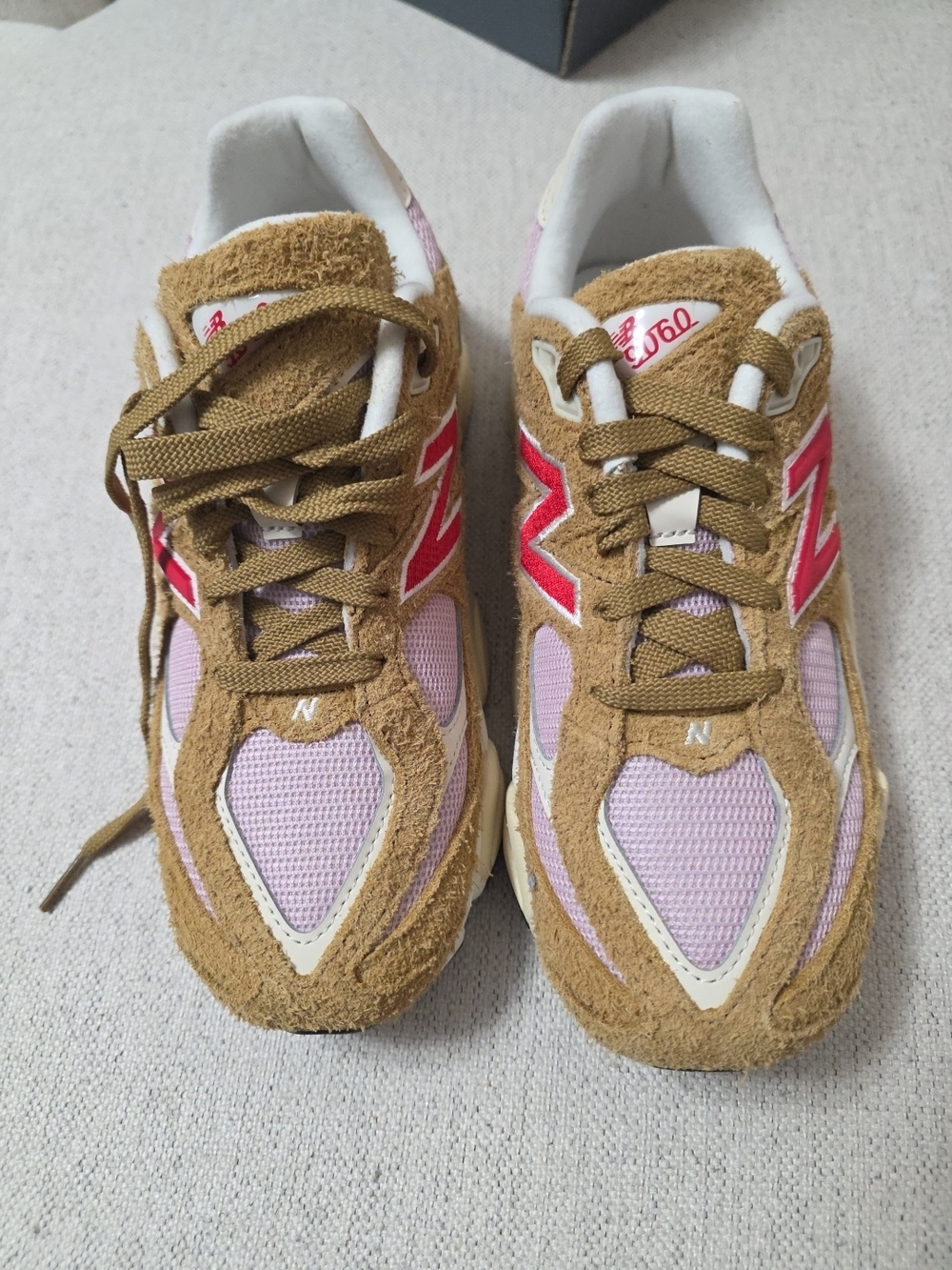 New Balance 9060 4.5 Y NEW Chunky Runner Sneakers in Tan, Pink & Red - Picture 2 of 6